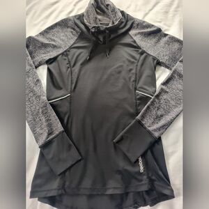 Reebok Pullover Ladies Size XS Cowl Neck w/Drawstring.  Thumbholes.
